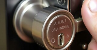 Замена личинки замка: просто, надёжно, своими руками