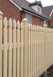 Заборы из евроштакетника: идеальное решение для современного участка